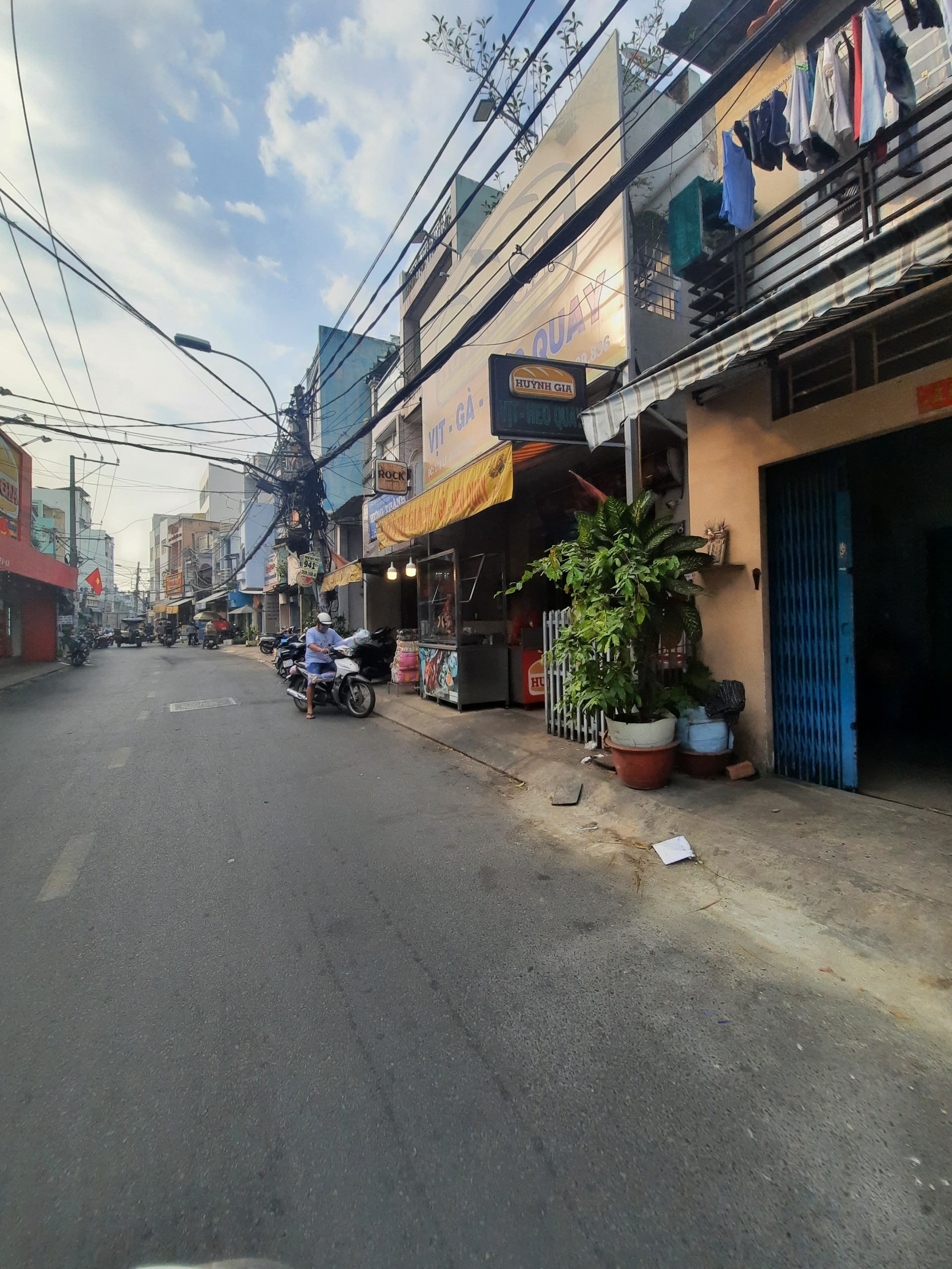 Bán Nhà Mặt Tiền Đường 10m Kinh Doanh Sầm Uất. Thông Ra Phạm Đình Hổ Phường 6 Quận 6 – 5.05 x 13.28m