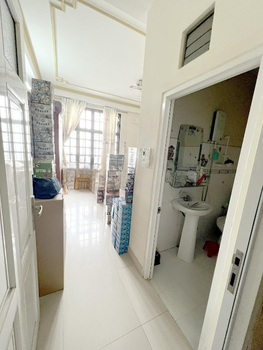 Bán nhà 5 lầu kinh doanh sầm uất trong Chợ Bình Tây P2 Q6 - 4.7 x 24.5m