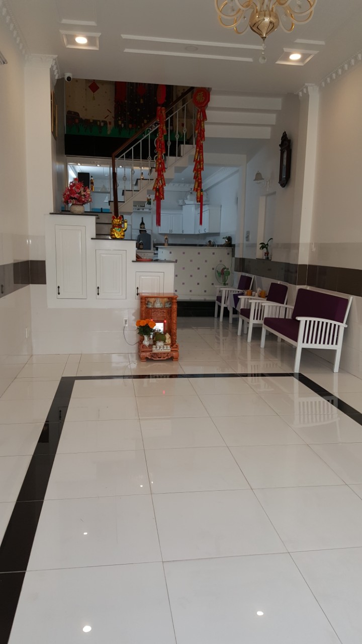 Bán nhà Bình Phú Quận 6 , 4x17m 2 lầu , sân thượng - Gần chợ Hồ Trọng Quý