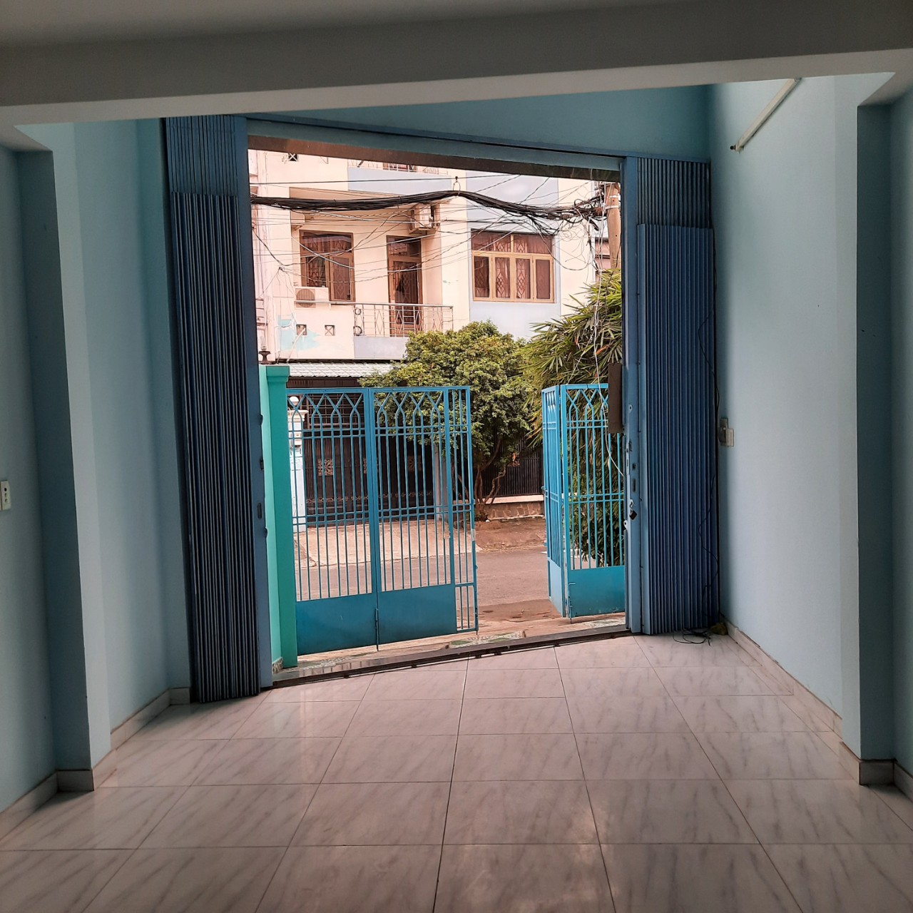 Bán Nhà 1 Trệt 1 lửng 2 lầu Đường 11m Khu Bình Phú 1 P11 Q6 - 4.5x17.8m