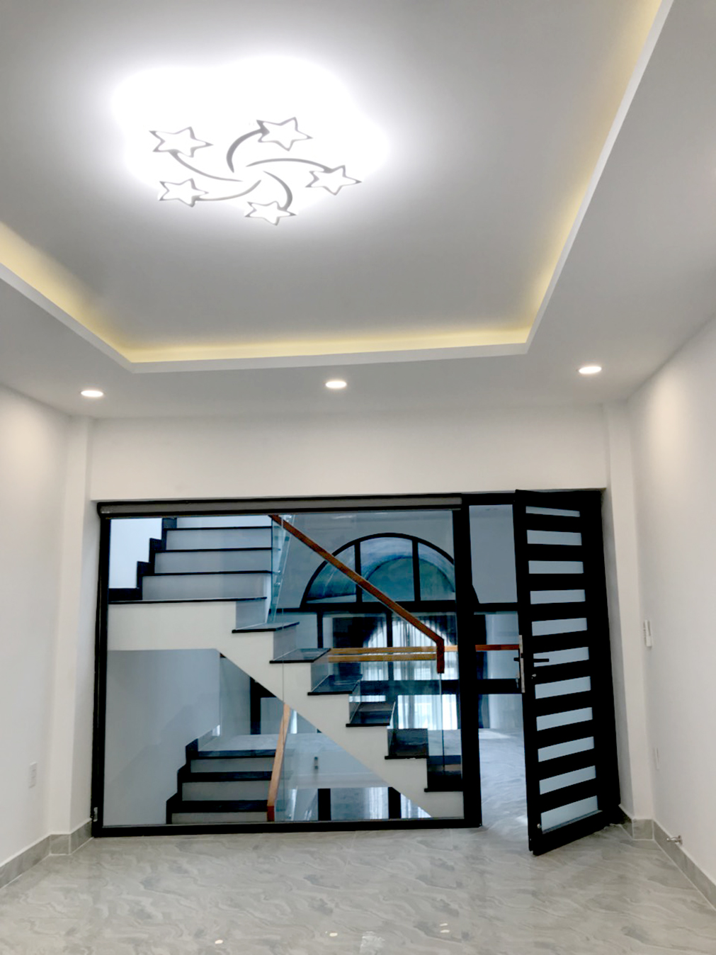 Bán nhà mặt tiền kinh doanh Gần khu chợ Lớn , chợ Kim Biên , Bình Tiên