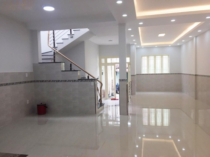 Bán Nhà Gần Mặt Tiền Lò Gốm P8 Q6 - 5.42 x 12.44m nở hậu 6.57m