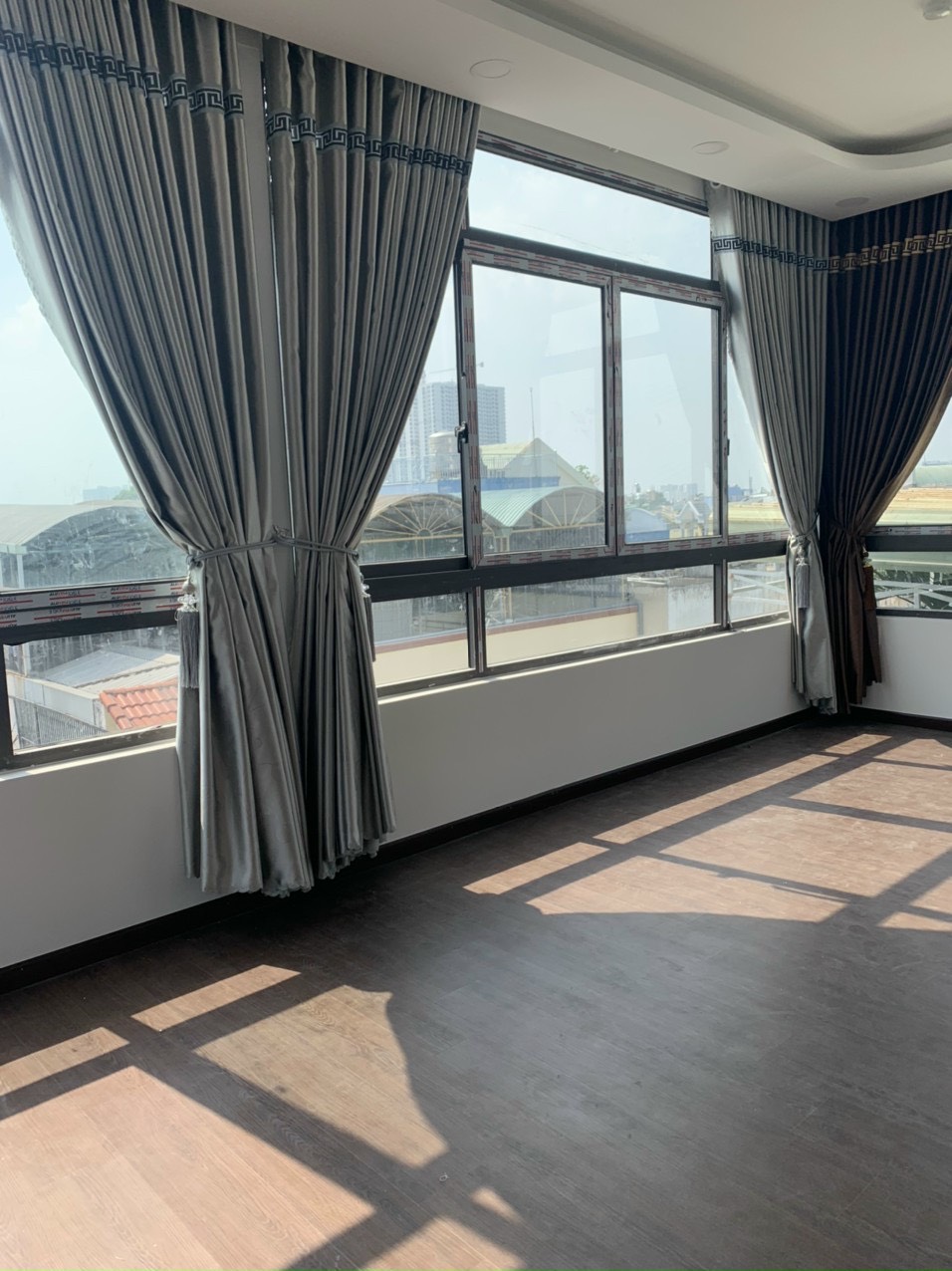 Bán Khách Sạn 5 Tầng Khu Bình Phú 1 - 8x18m đang cho thuê 90tr/tháng