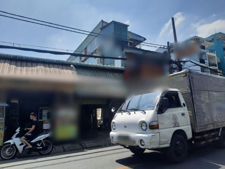 Nhà bán MTKD ngay trong chợ P10 Q6 - 7x27.08m - Cấp 4, gác lửng