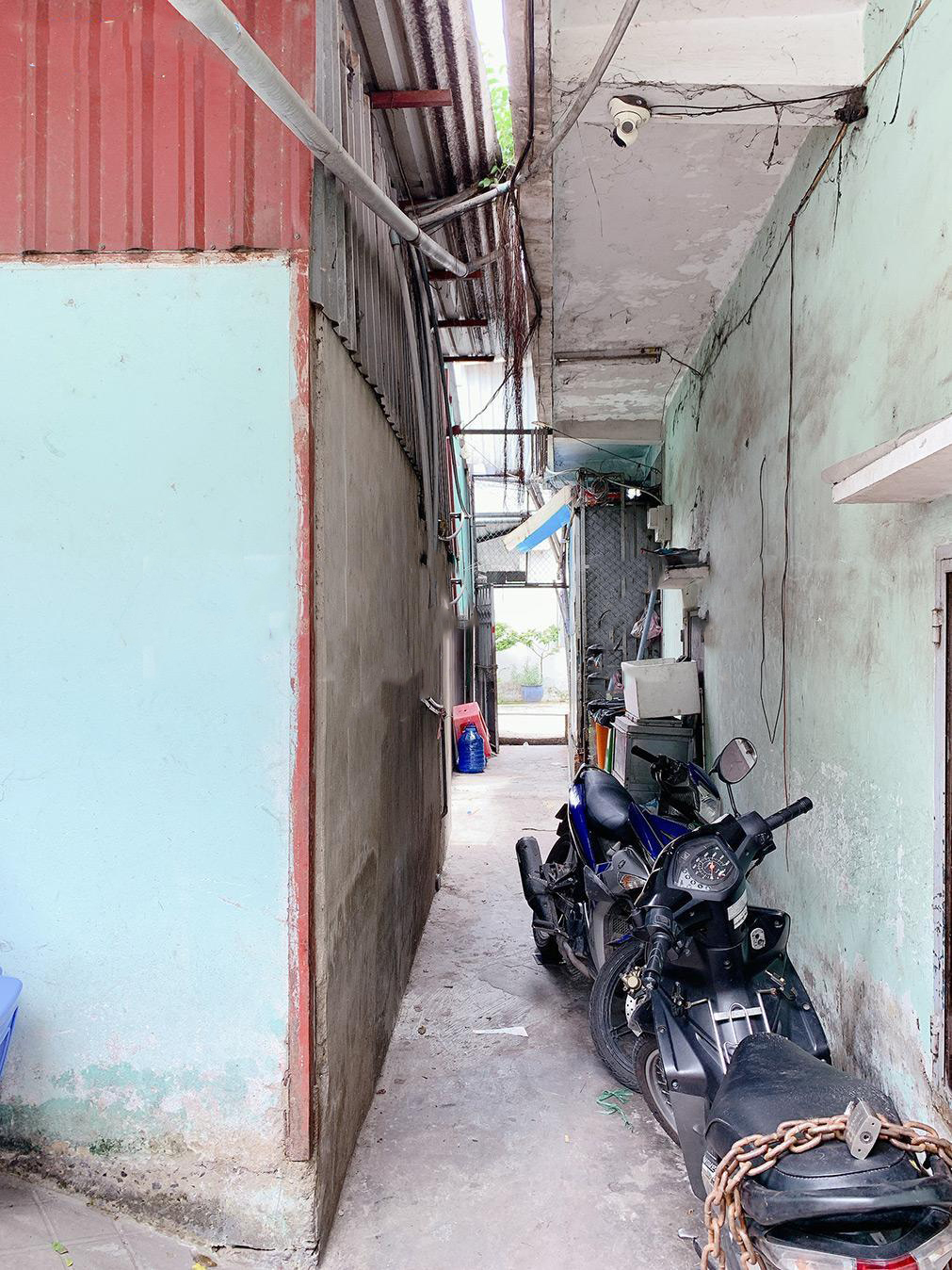 Bán nhà 13.7x28.5m mặt tiền kinh doanh khu Tên Lửa - giáp Quận 6