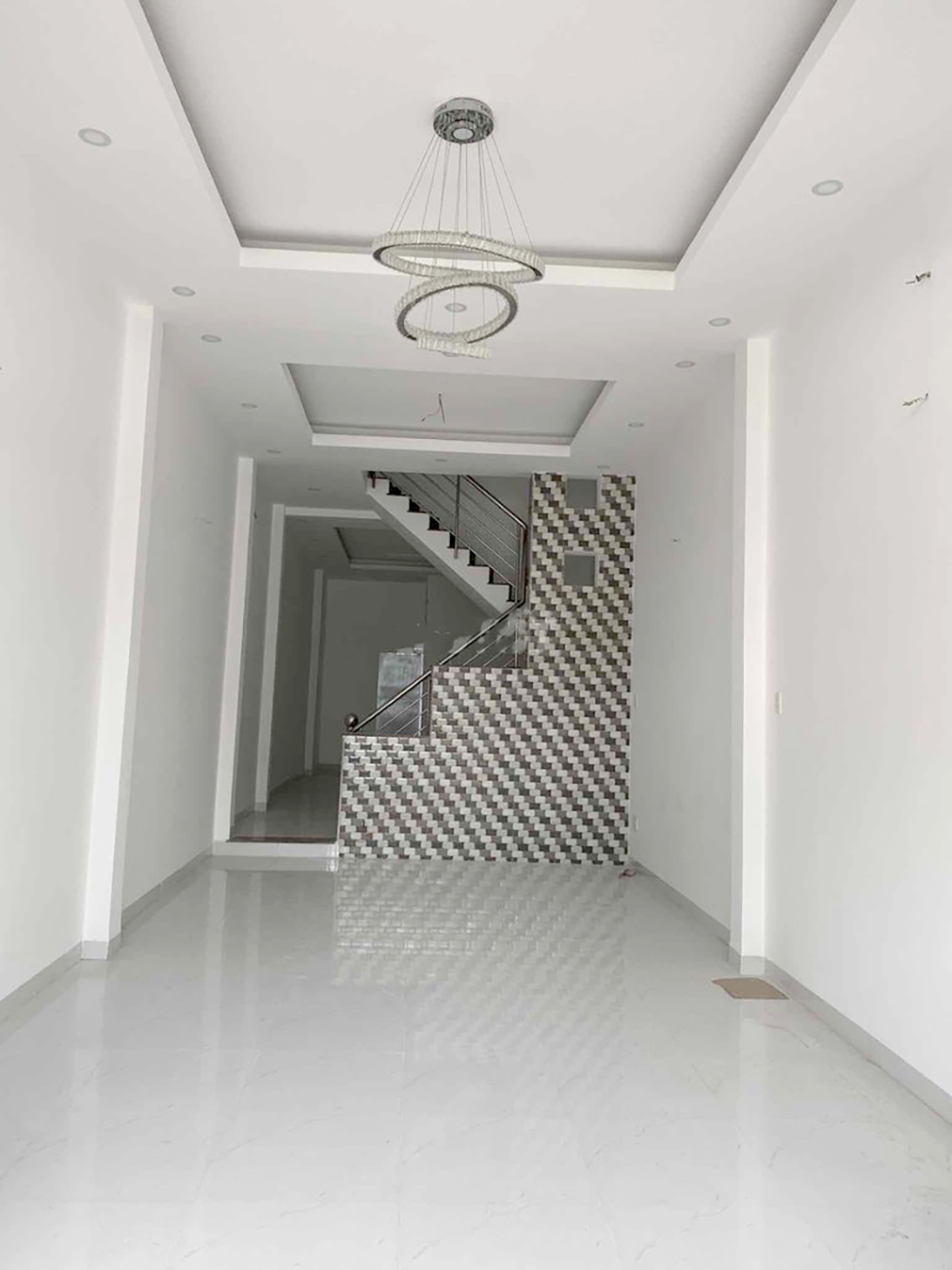 Bán nhà 4x19.32m đường xe tải- Giáp khu Bình Phú