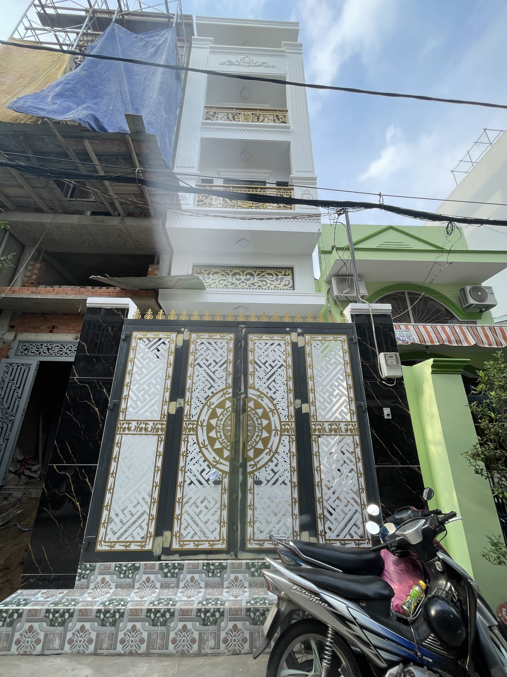 nhà mới xây xong