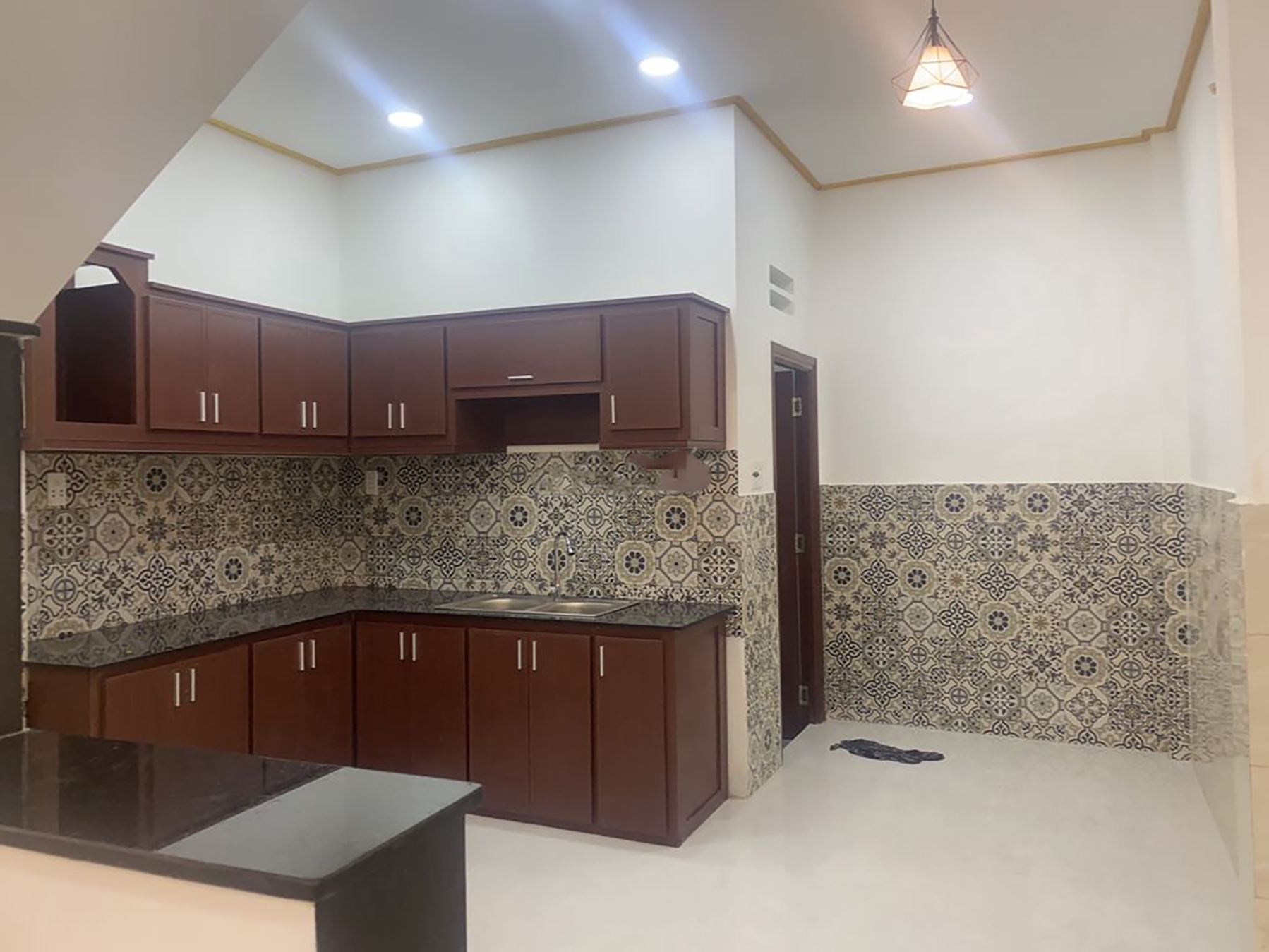 Bán nhà mới Quận 6 - Gần vòng xoay Cây Gõ , chợ Minh Phụng