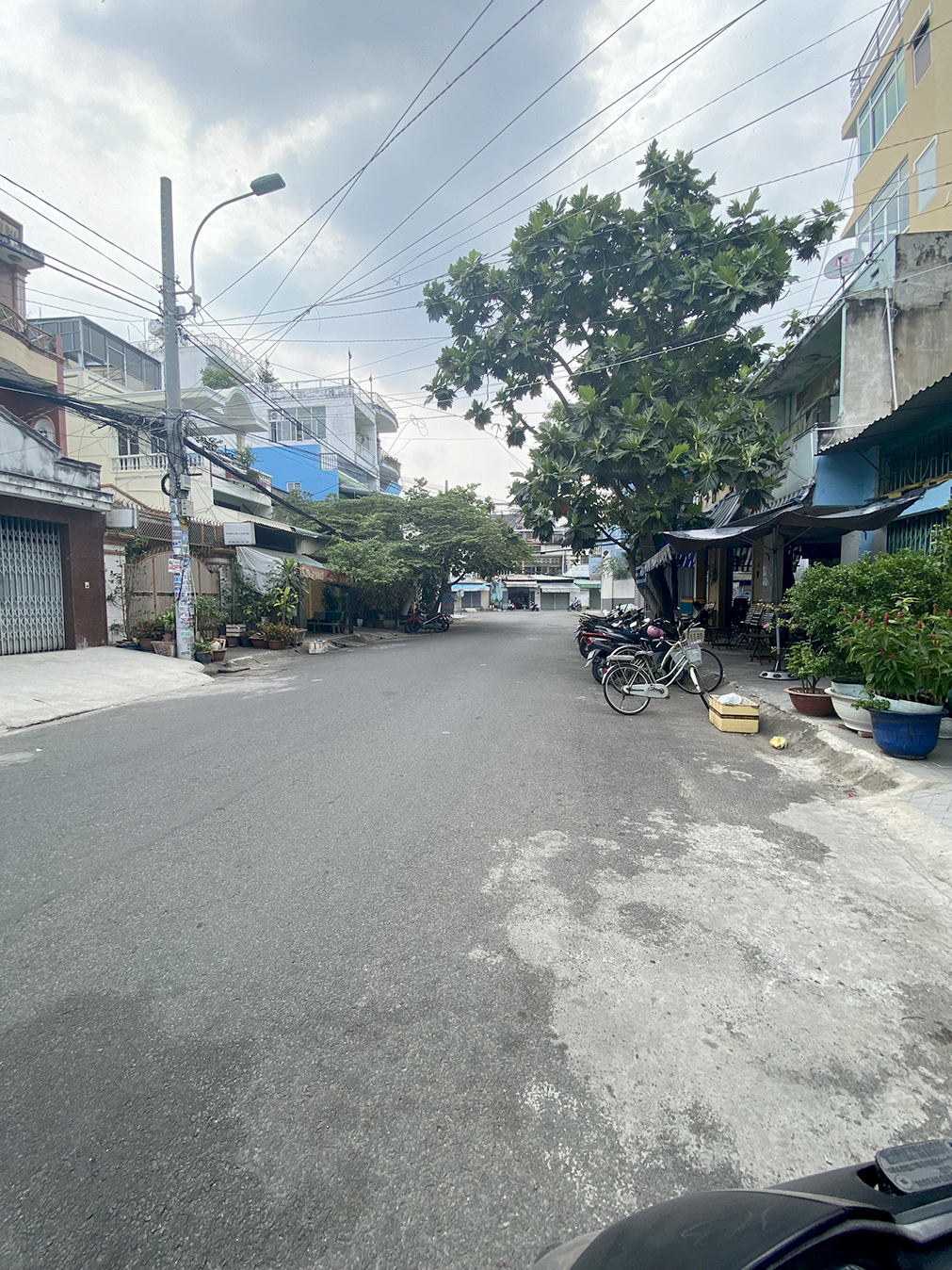 Bán nhà 4m x 19.55m , 2 lầu - Gần công viên Bình Phú