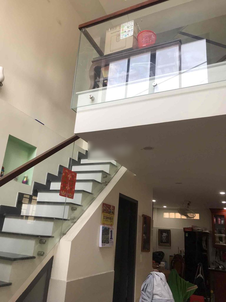 Bán nhà đẹp 3.8m x 9m 1 lửng , 2 lầu - Gần khu Tên Lửa