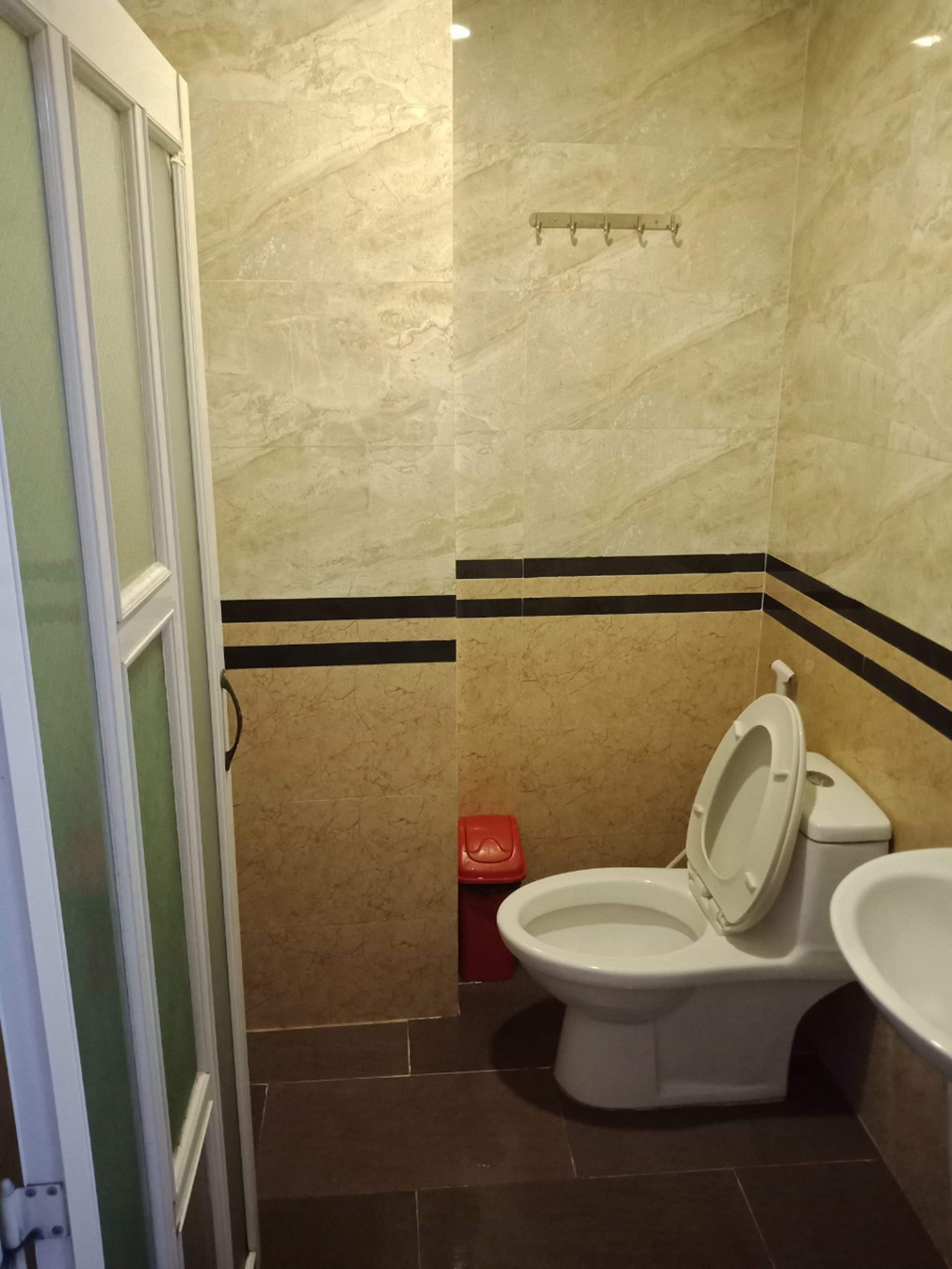 Bán khách sạn 5x20m 10 phòng khu Tên Lửa - Gần Aeon Bình Tân