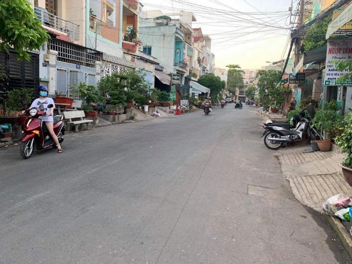 Bán Nhà Cấp 4 Đường Kinh Doanh 12m Ngay Vòng Xoay Mũi Tàu - 5.1x20m