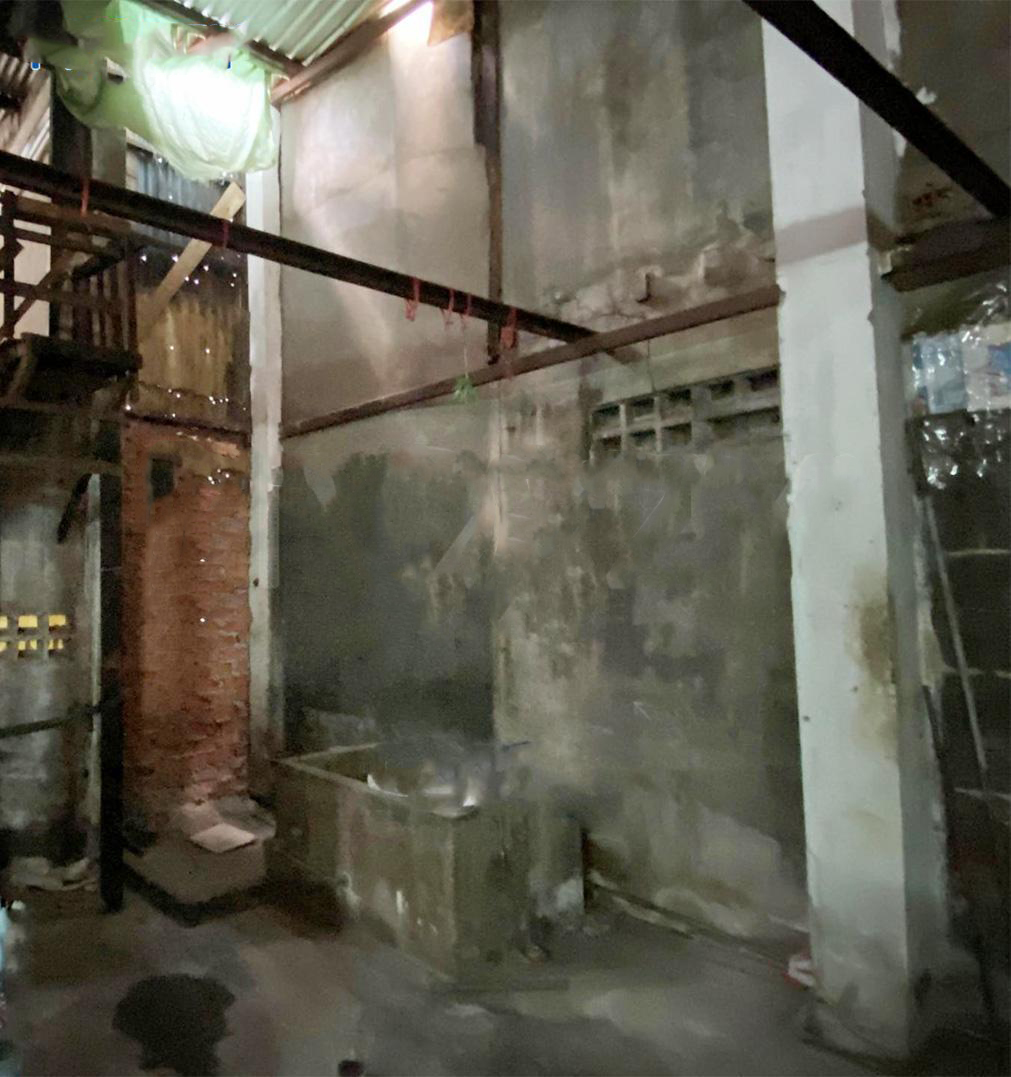 Bán nhà nát Quận 6 -Gần khu chợ Lớn