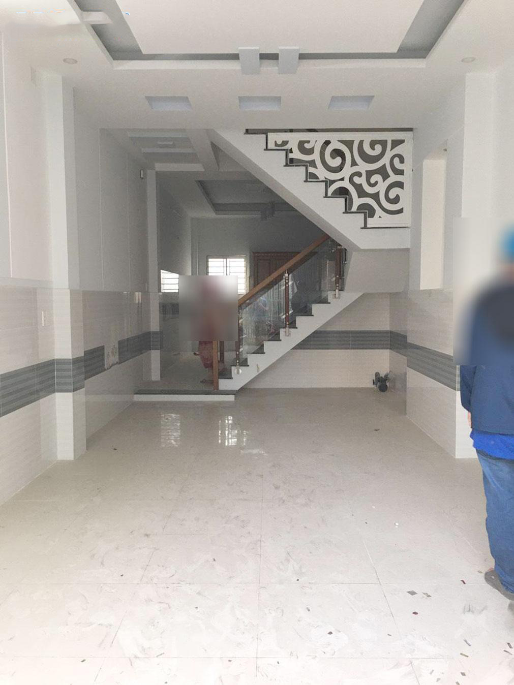 Bán nhà đường xe tải Quận 6 - Gần chợ Phú Lâm