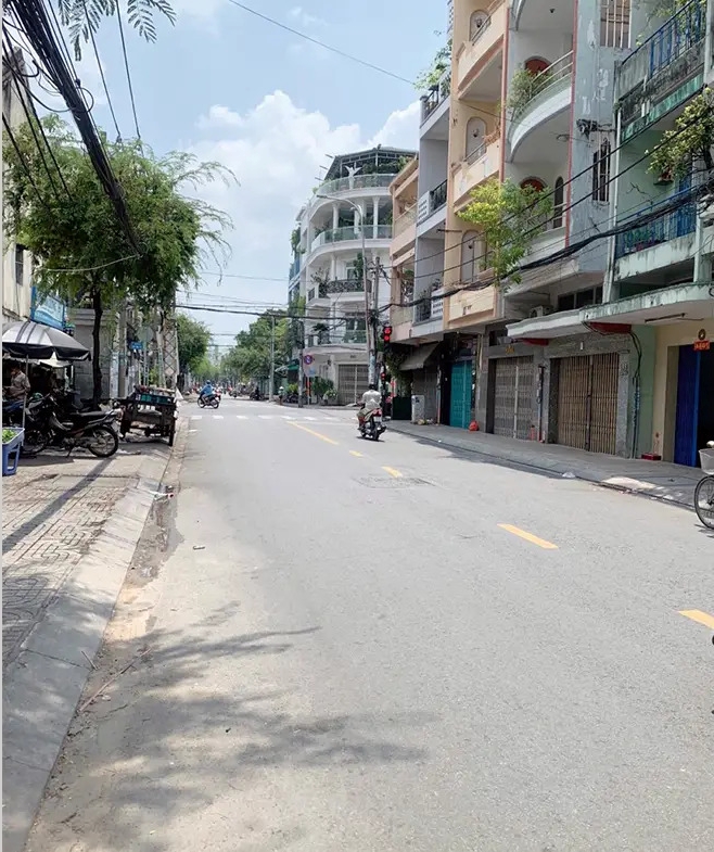 Bán Nhà Mặt Tiền Kinh Doanh Đường 16m Khu Chợ Lớn P1 Q6 - 4.09x18.7m