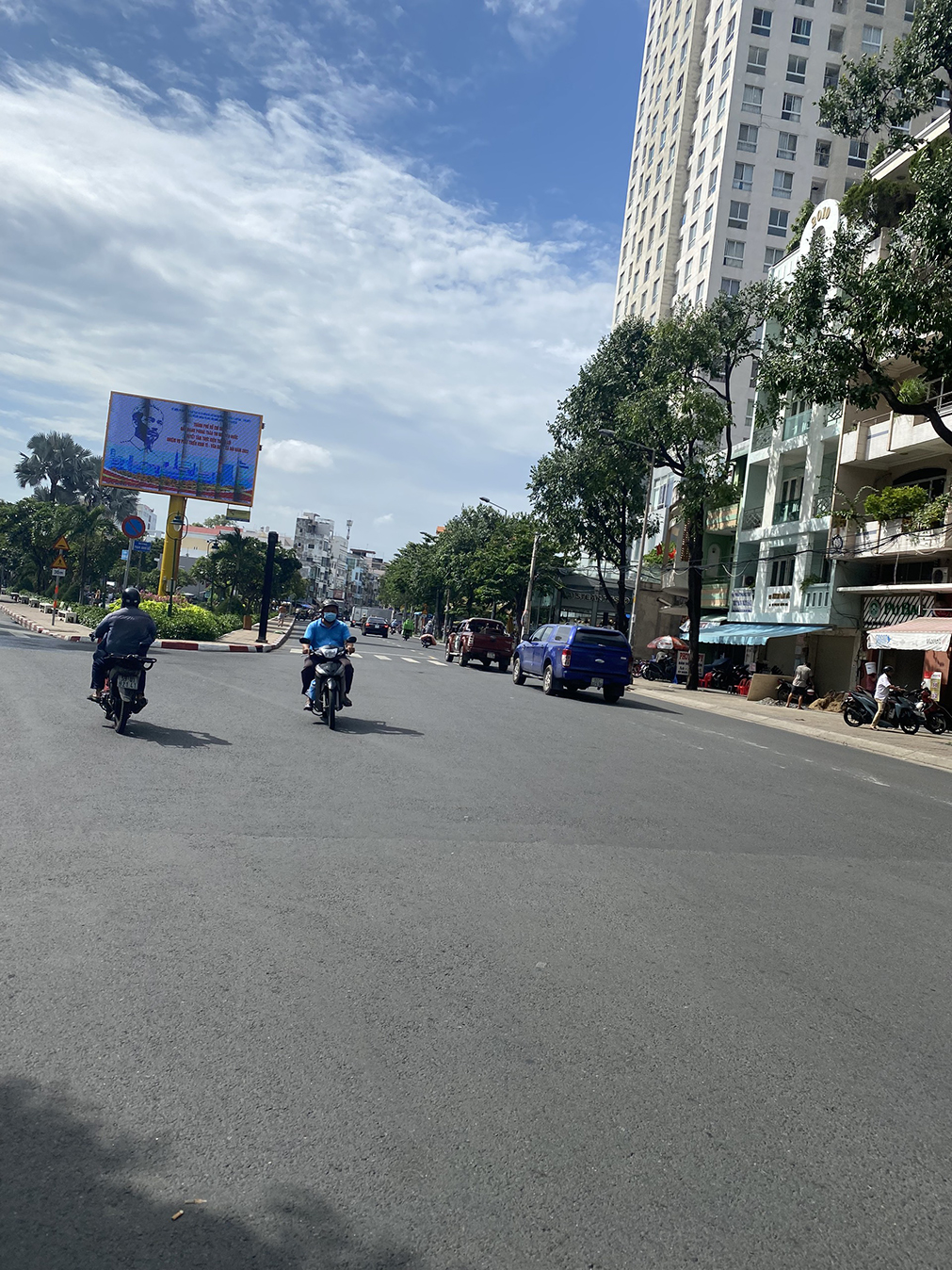 Bán nhà 4.2m x 19m mặt tiền kinh doanh , khu Chợ Lớn