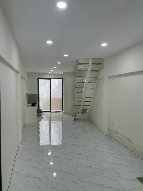 Bán nhà mặt tiền kinh doanh chỉ 5.5 tỷ Quận 6