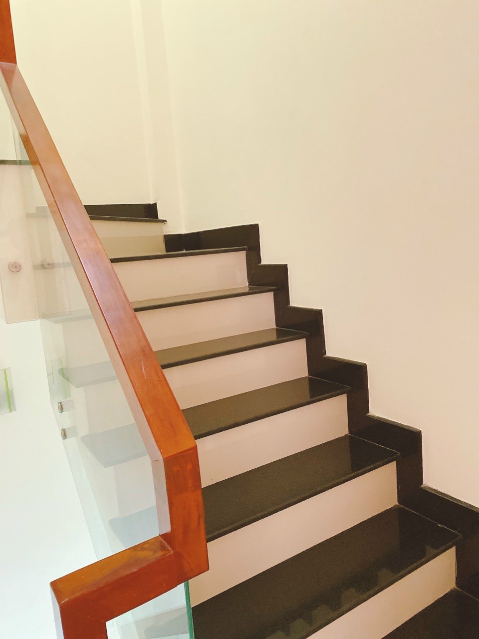 Bán nhà 8x7m 3 lầu đúc khu Tên Lửa , Gần Aeon Bình Tân