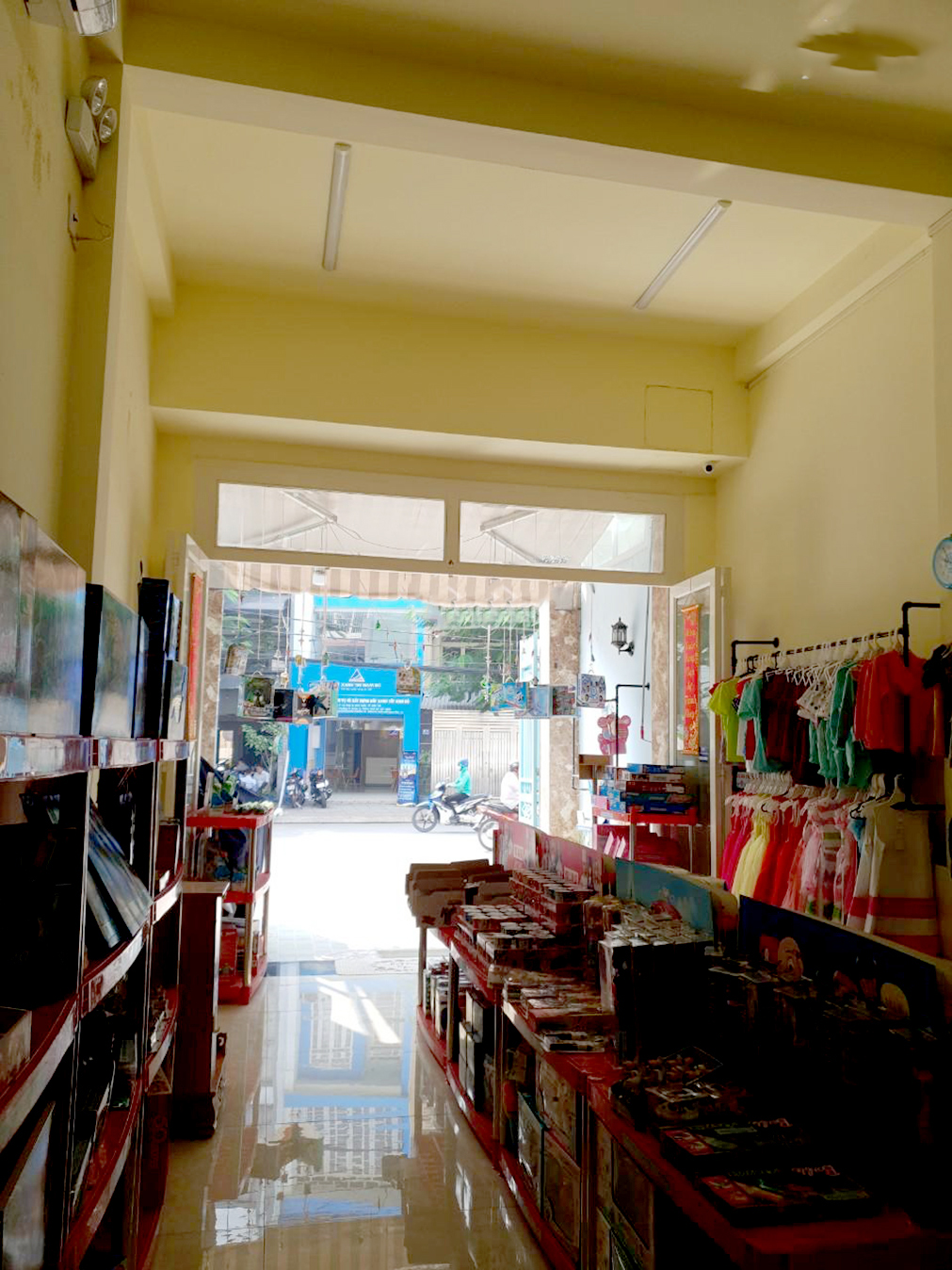 Bán nhà 4m x 20m mặt tiền kinh doanh Quận 6 - Gần công viên Bình Phú- Đang cho thuê 25 triệu