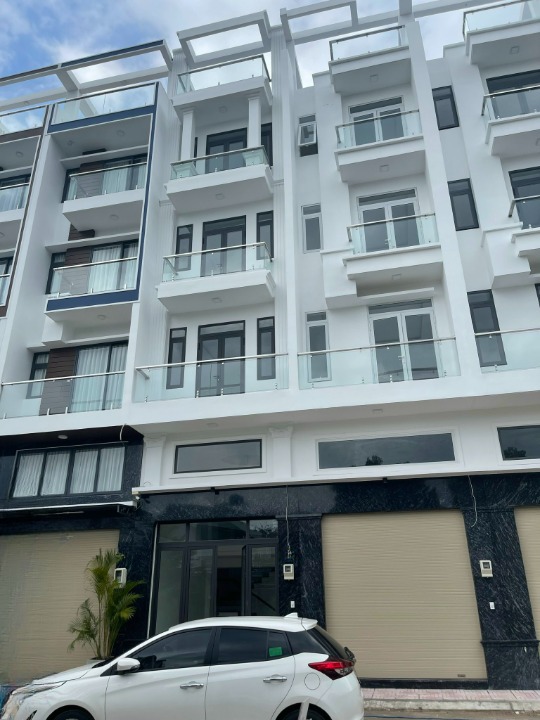 Mặt tiền nội bộ - khu 161D Lạc Long Quân, P3, Q11 - Nhà mới Nội thất cao cấp vào ở liền.