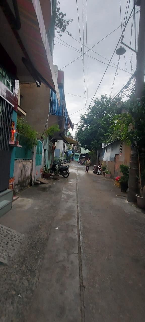 Hẻm Ba Gác thông - Lạc Long Quân p5 q11 thông ra Âu Cơ - 3 tầng đúc BTCT