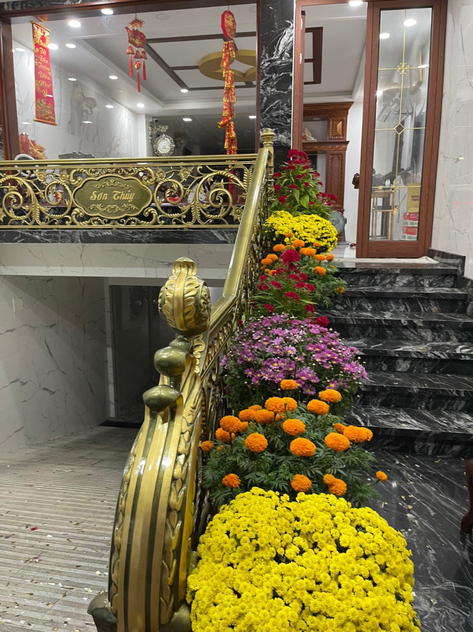 Bán nhà thiếu kế Châu Âu mạt tiền kinh doanh khu Tên Lửa