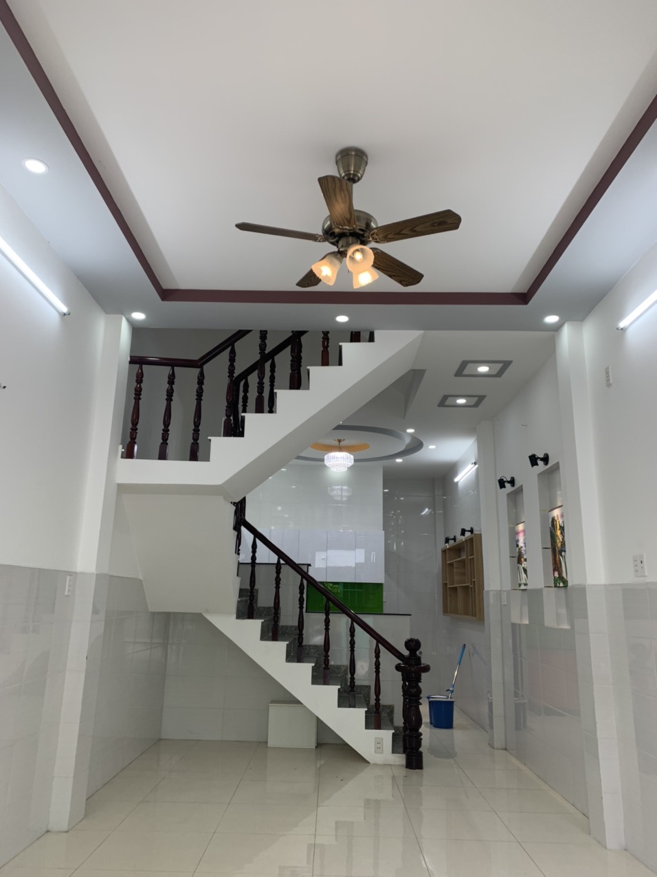 Hẻm XE HƠI tận cửa - Hồng Bàng, P1, Q11 - Nhà mới vô ở liền.