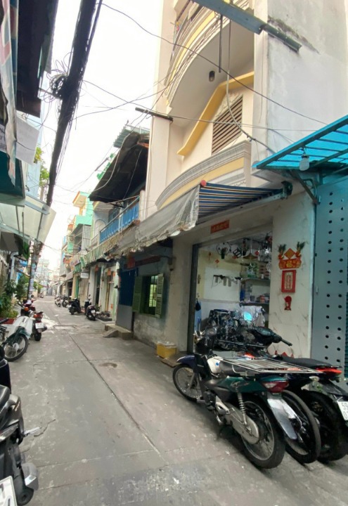 HẺM XE HƠI - LÊ THỊ BẠCH CÁT P13, Q11 - 3 TẦNG NHÀ MỚI VÀO Ở LIỀN.