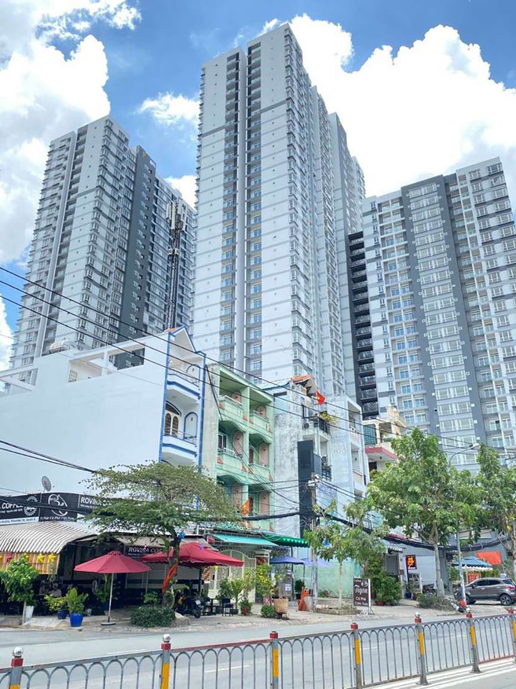 Bán nhà căn góc mặt tiền kinh doanh khu Bình Phú - Gần chung cư