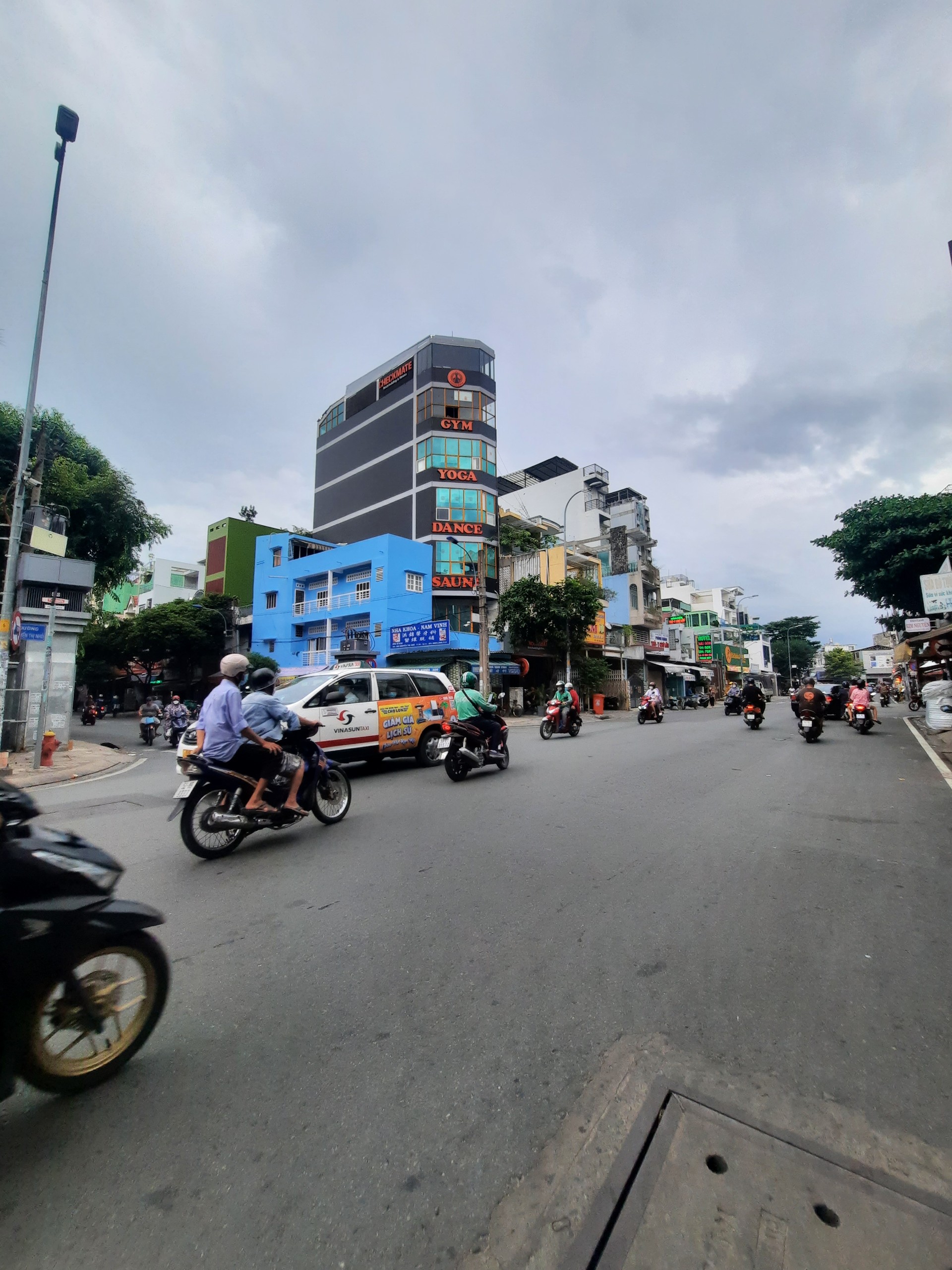 MẶT TIỀN KINH DOANH - NGUYỄN THỊ NHỎ P4 Q11 - Khu kinh doanh đông đúc