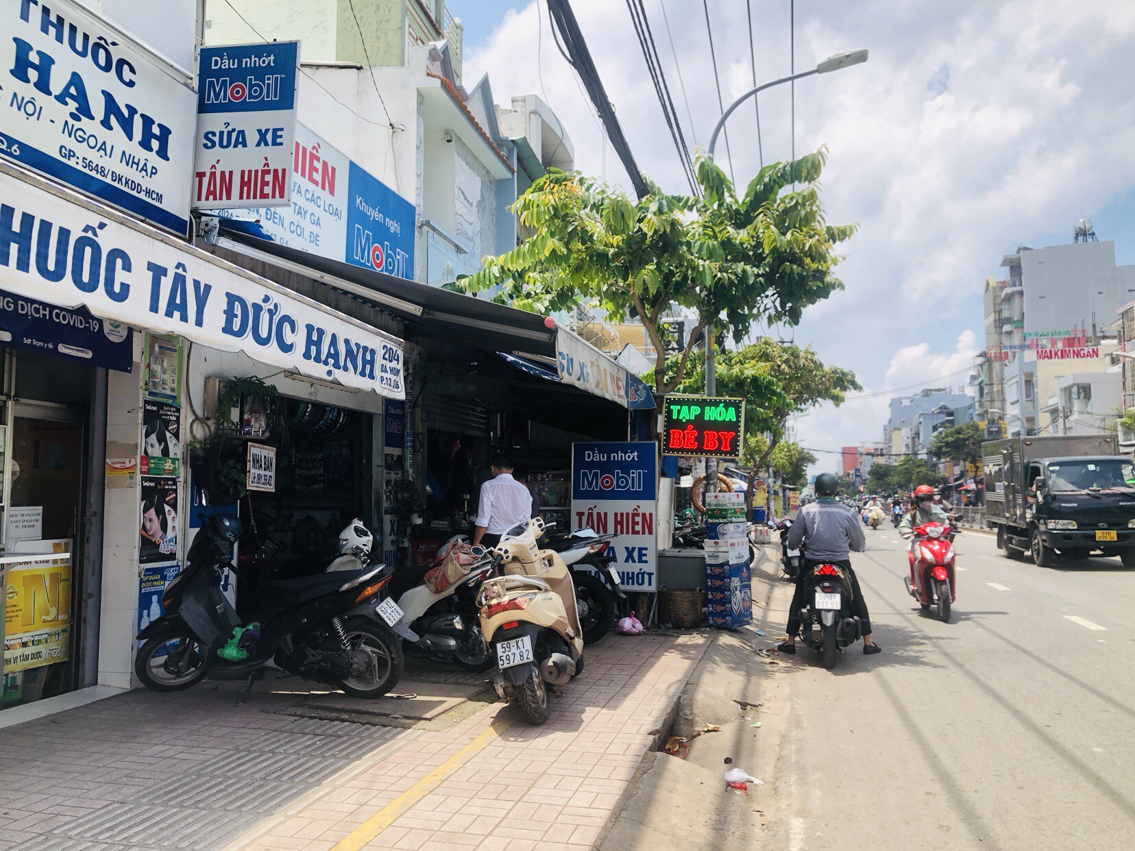 Bán nhà mặt tiền kinh doanh Bà Hom - Gần chợ Phú Lâm