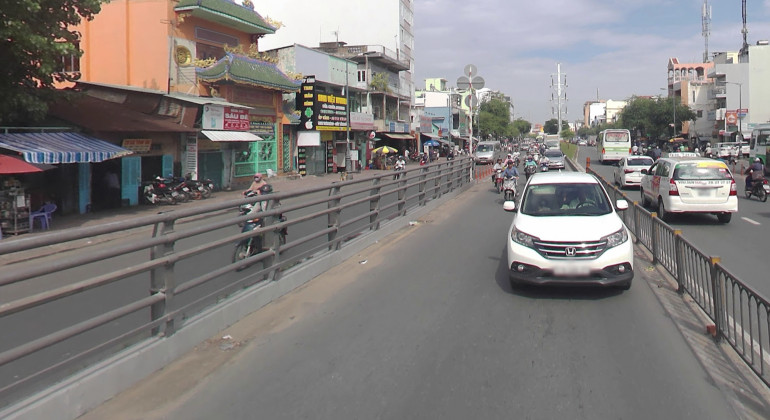 Bán nhà lớn 8.3x18m , 6 lầu  mặt tiền kinh doanh - gần vong xoay Cây Gõ