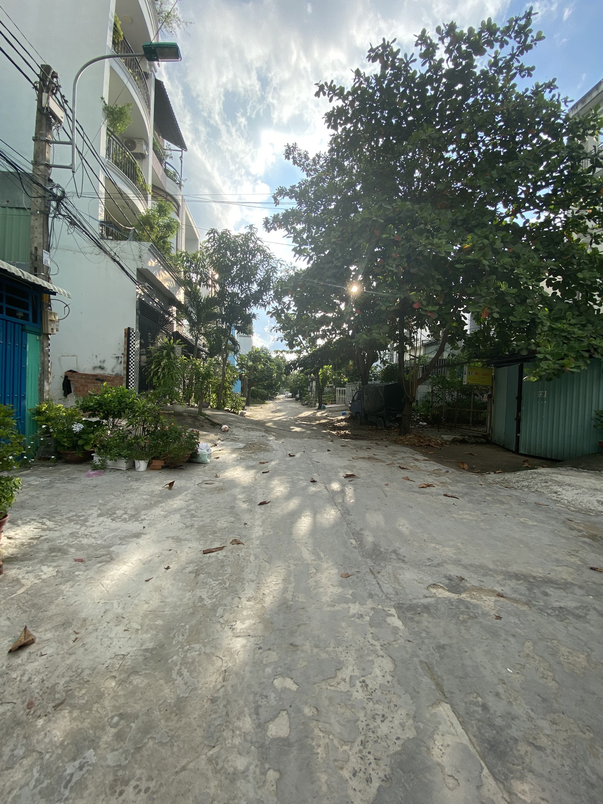 Bán nhà đường xe tải 4x15m - giáp khu Bình Phú quận 6