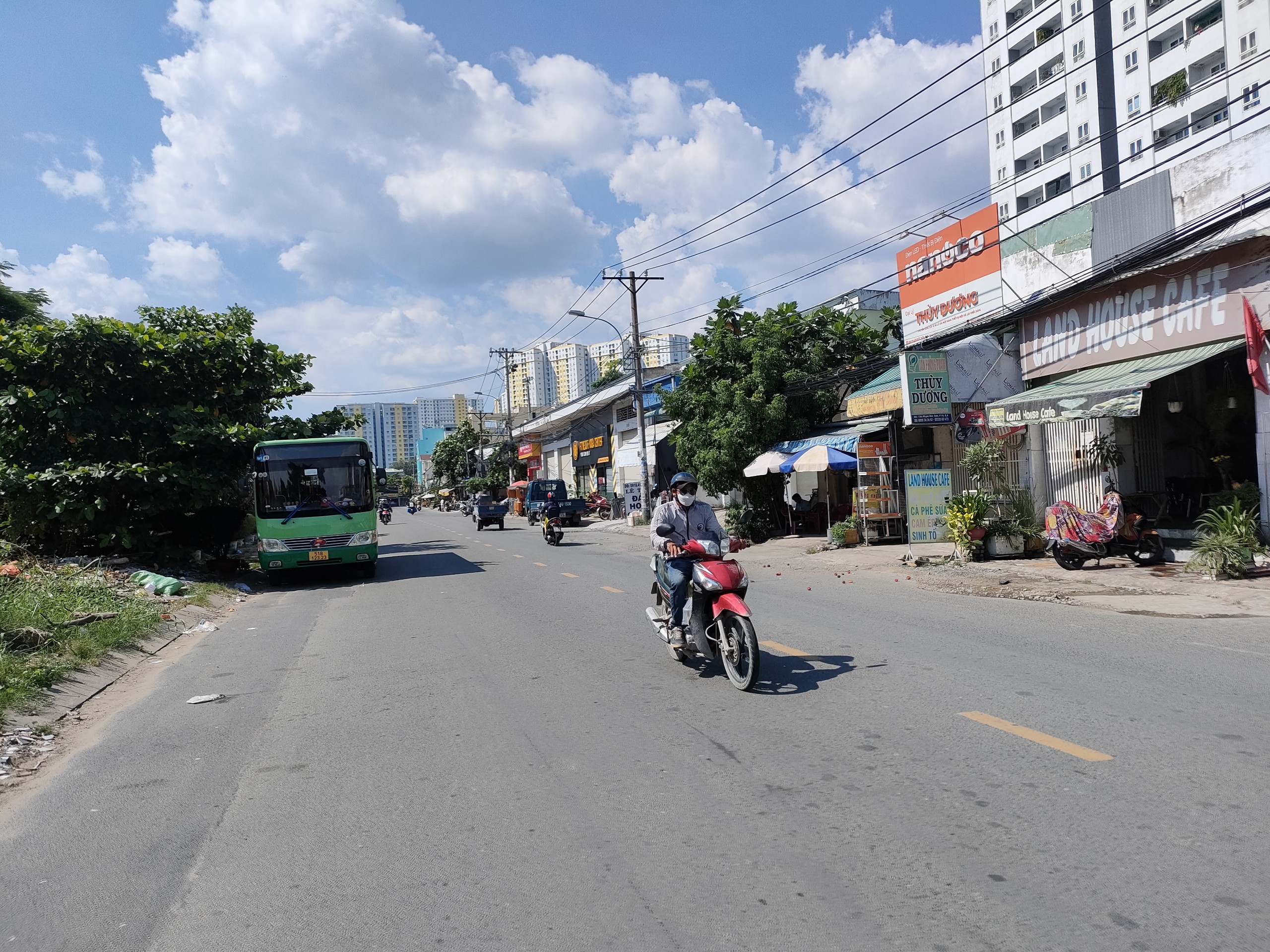 Bán nhà kế bên trường ĐH Kinh Tế HCM P16 Q8 - 5x24m