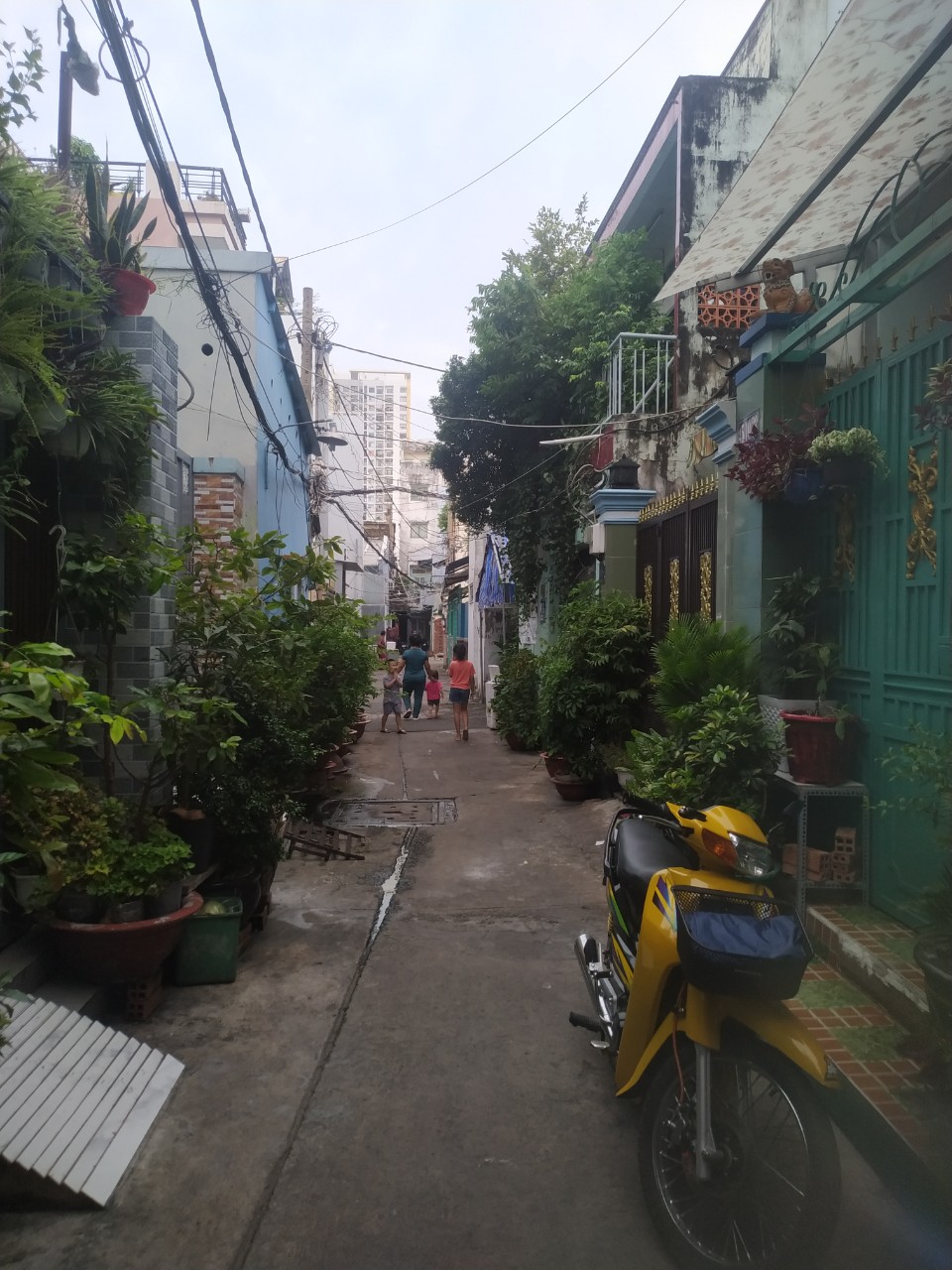 Bán nhà nhỏ gần Chợ Bình Tiên