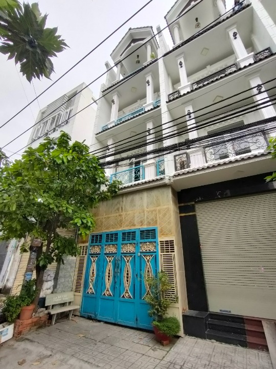 Nhà bán mặt tiền kinh doanh ngay ngã 4 An Dương Vương - Võ Văn Kiệt, P16 Q8 - 4.2 x 13.1m