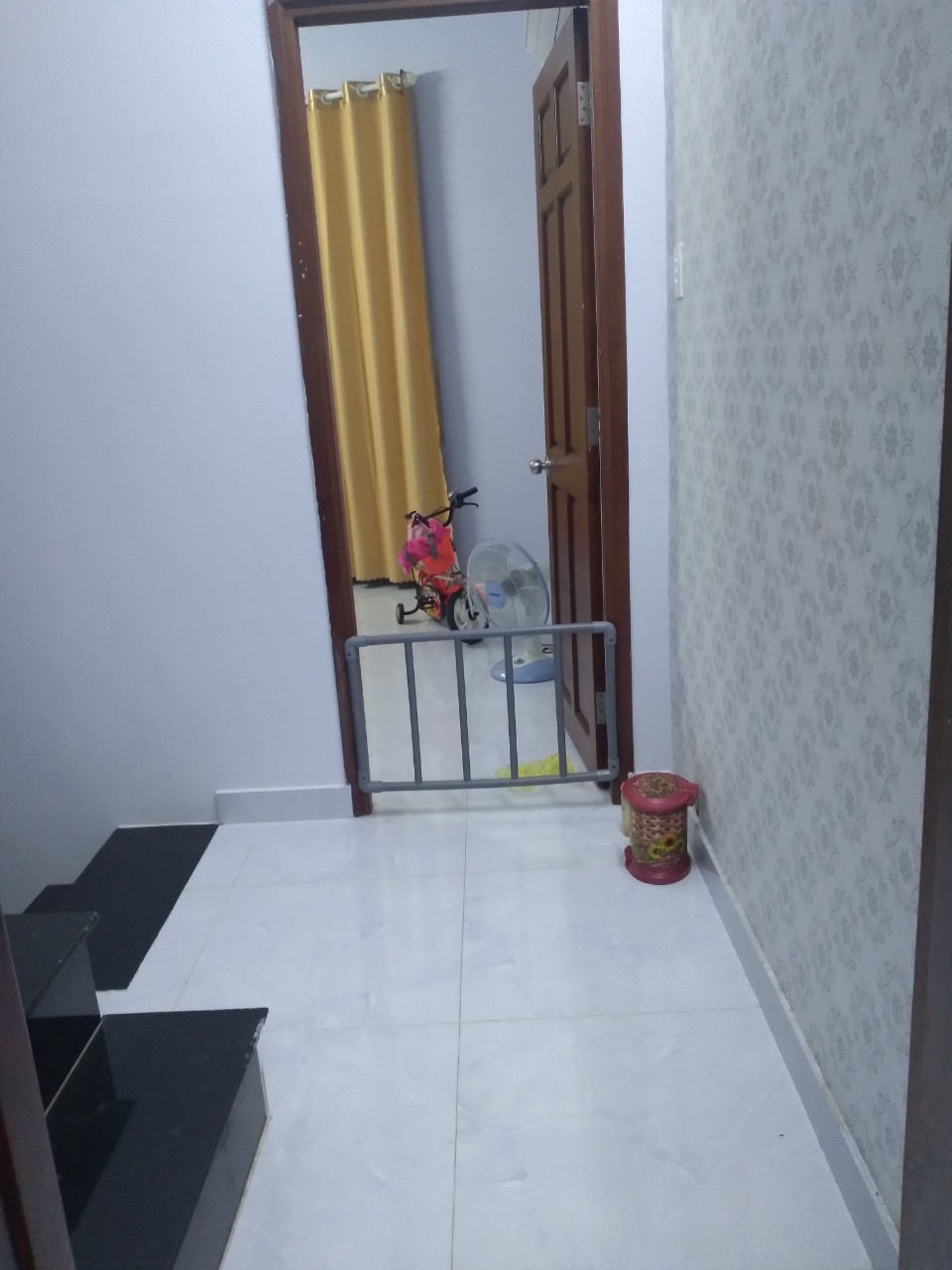 Bán nhà góc vào ở liền- Gần khu Bình Phú quận 6