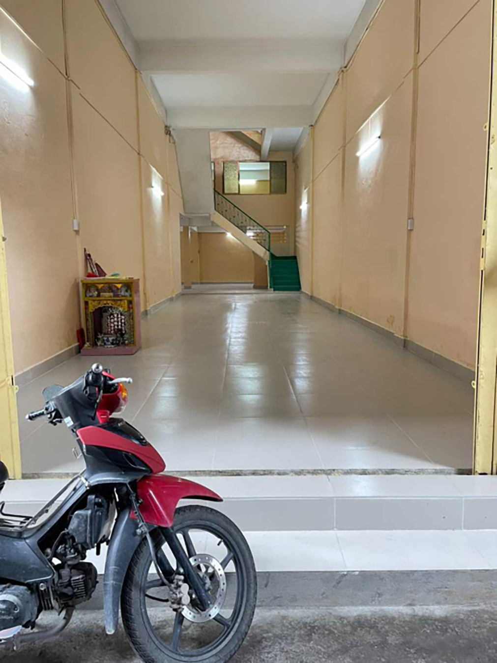 Bán nhaf diện tích lớn khu Hồng Bàng , Gần chợ Lớn