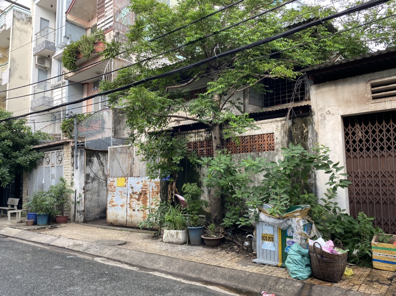 Nhà bán diện tích lớn 356m2 khu Tên Lửa - 8.7x40m