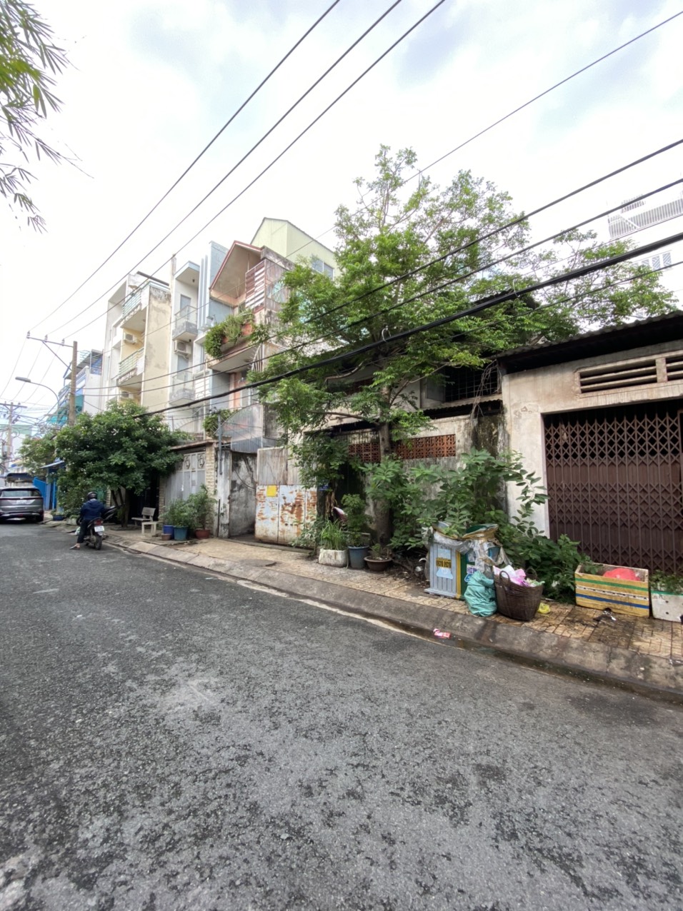 Nhà bán diện tích lớn 169.4m2 khu Tên Lửa - 8.7x19.9m