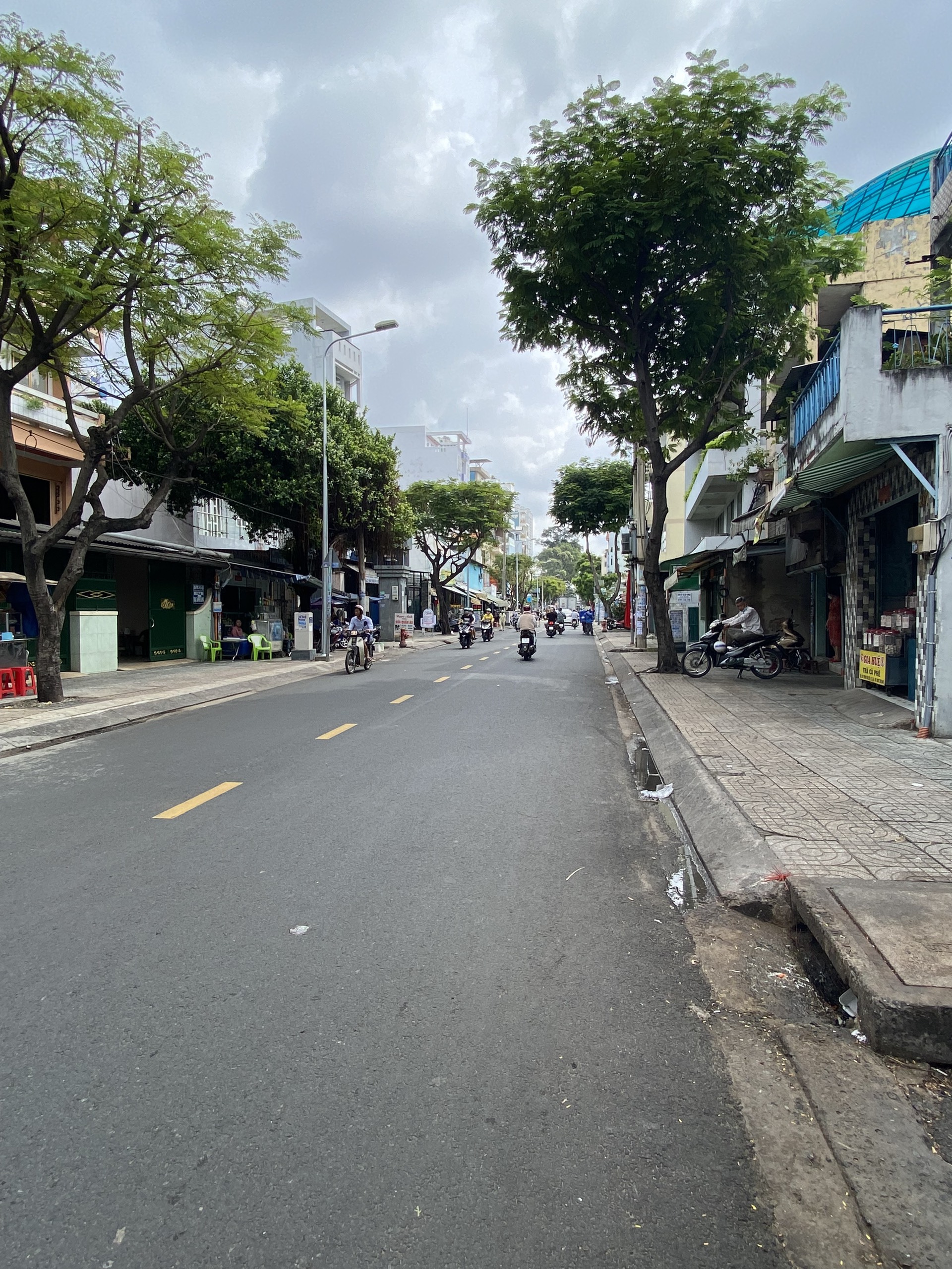 Bán nhà mặt tiền kinh doanh Khu Chợ Lớn