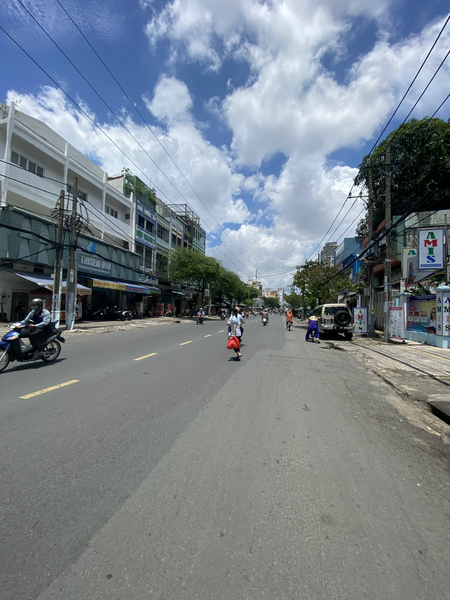 Bán nhà mặt tiền kinh doanh Gần ngã tư Minh Phụng với Hậu Giang