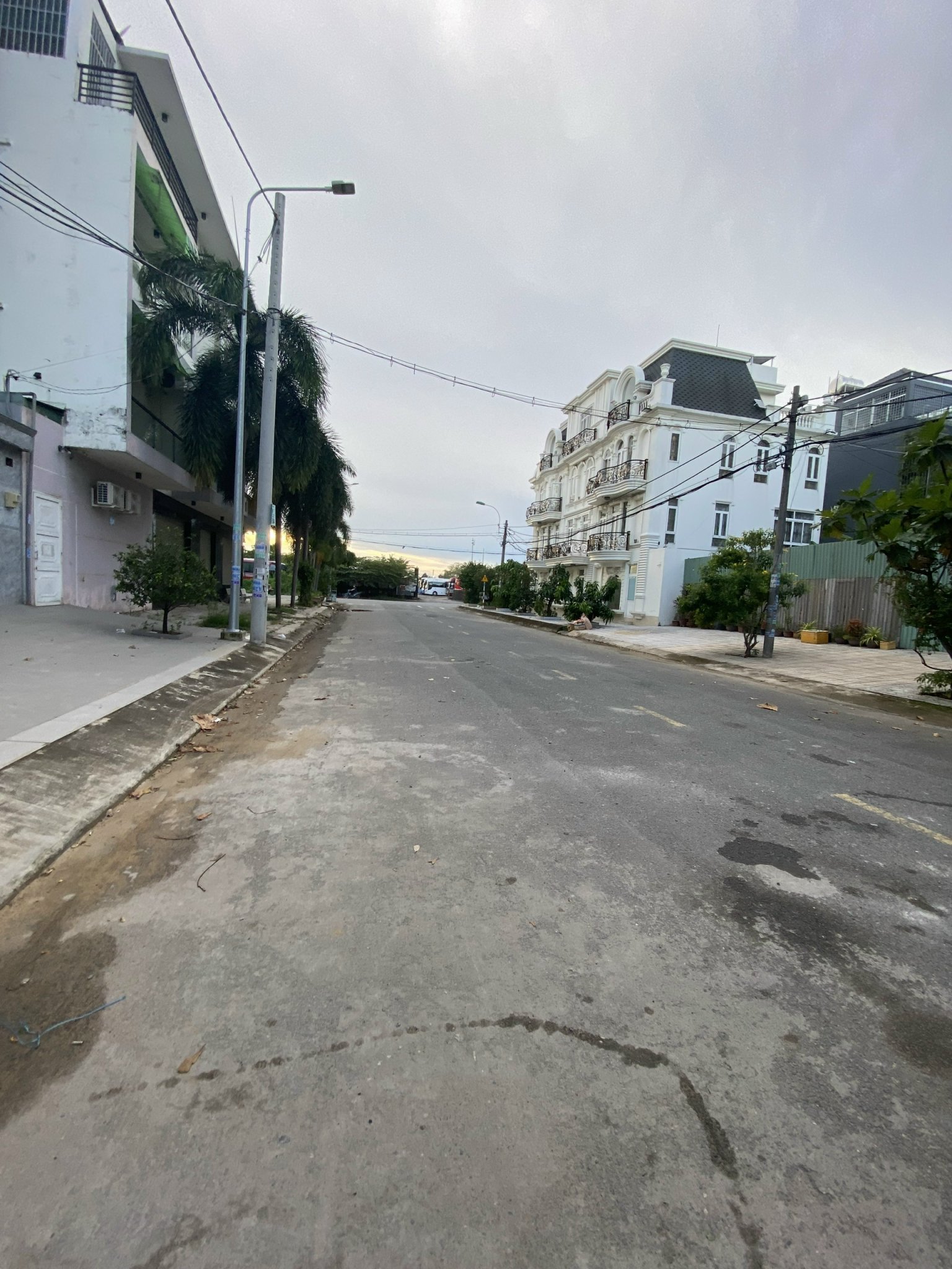 Bán nhà 10x20m có hầm trong khu Tên Lửa - Gần Aeon Bình Tân