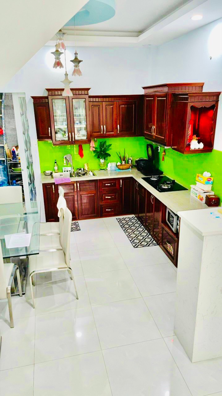 MẶT TIỀN NỘI BỘ - ĐỘI CUNG, P9, Q11 - KINH DOANH BUÔN BÁN - 2 LẦU, SÂN THƯỢNG.