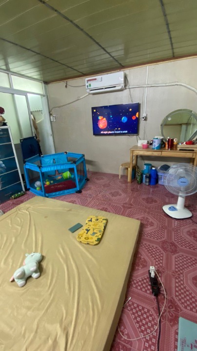 HẺM 3M THÔNG - LẠC LONG QUÂN, P3, Q11 - CÓ CỬA SAU THOÁNG MÁT - 4m x 10m