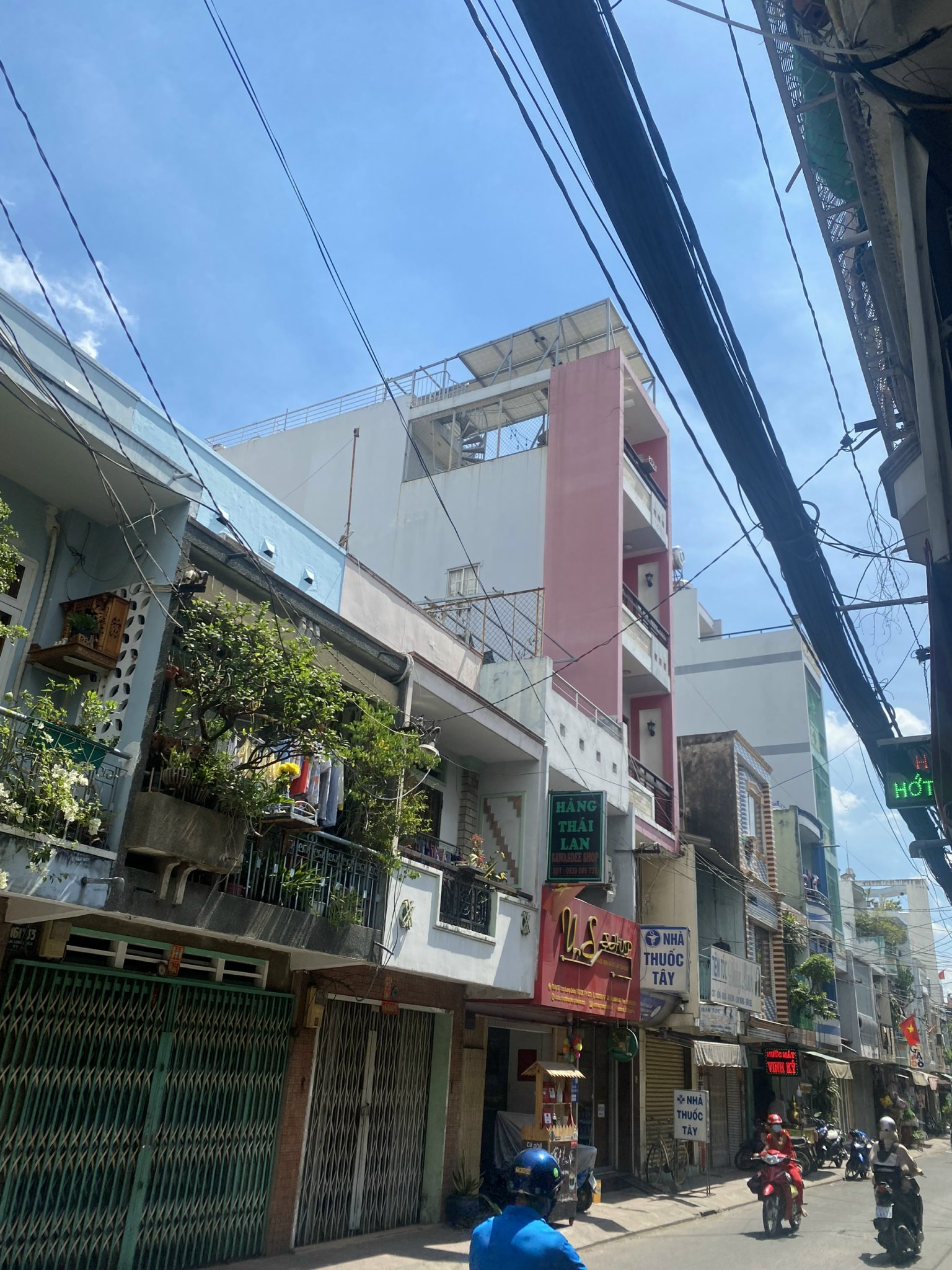 MẶT TIỀN KINH DOANH - LẠC LONG QUÂN, P3, Q11 - 5 TẦNG VÀO Ở LIỀN - HIỆN ĐANG CHO THUÊ MẶT BẰNG 12tr/tháng.