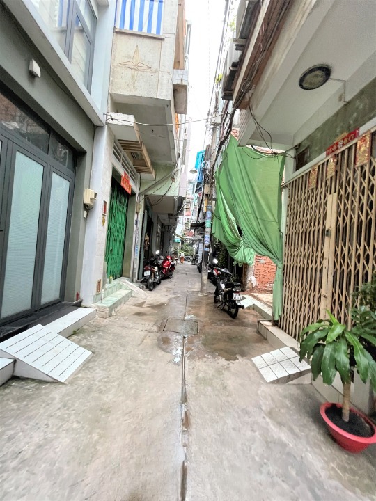 HẺM 4M THÔNG - 341 LẠC LONG QUÂN - P5, Q11 - GIÁP Q. TÂN PHÚ - GẦN TRƯỜNG, CHỢ...