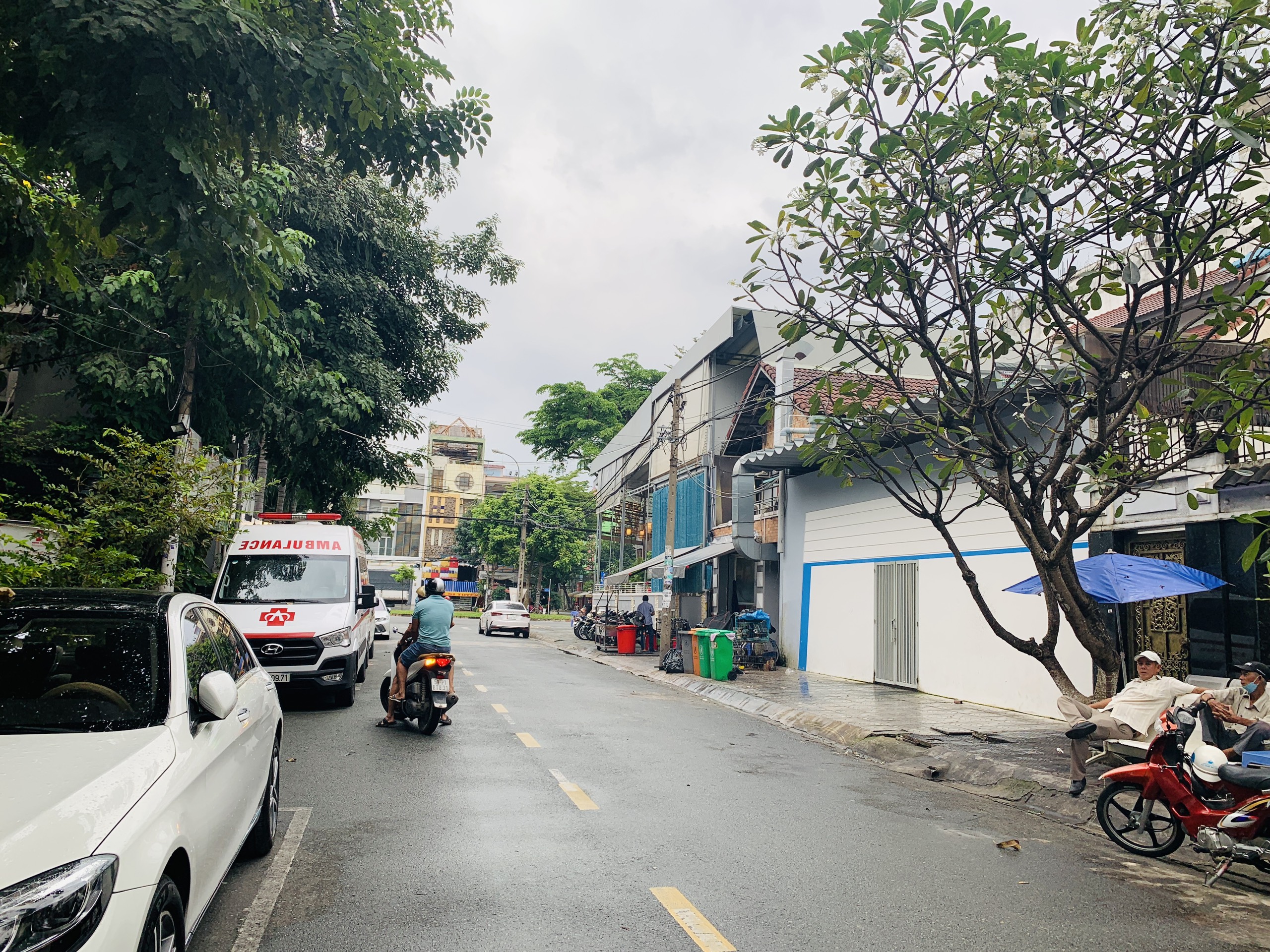 Bán Biệt Thự Ở Liền Đường 15m Khu Tên Lửa, Bình Tân - 10 x 25m