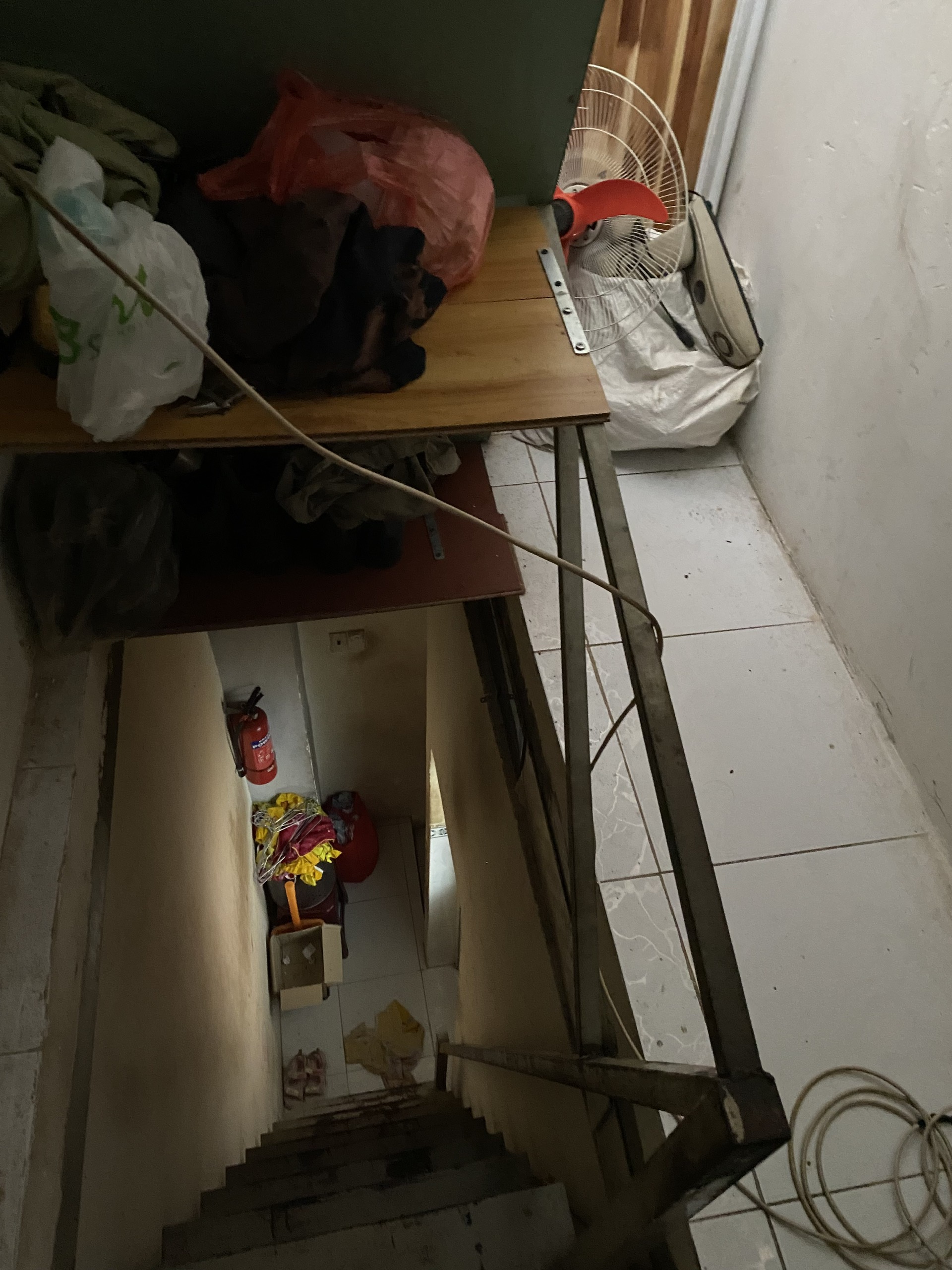 Bán nhà nhỏ 2 lầu - gần trường Đoàn Kết