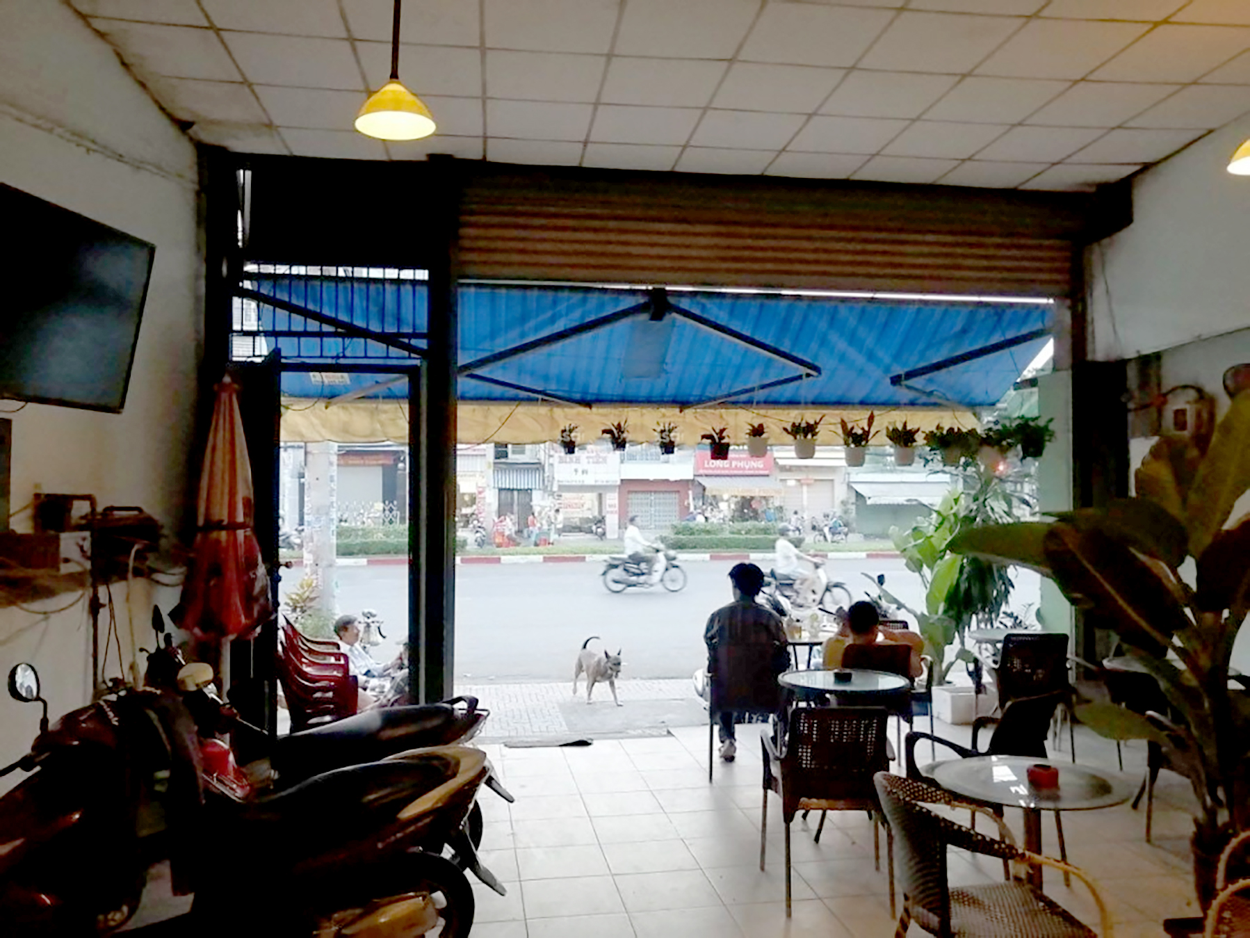 Bán nhà mặt tiền kinh doanh , gần chợ Bình Tiên